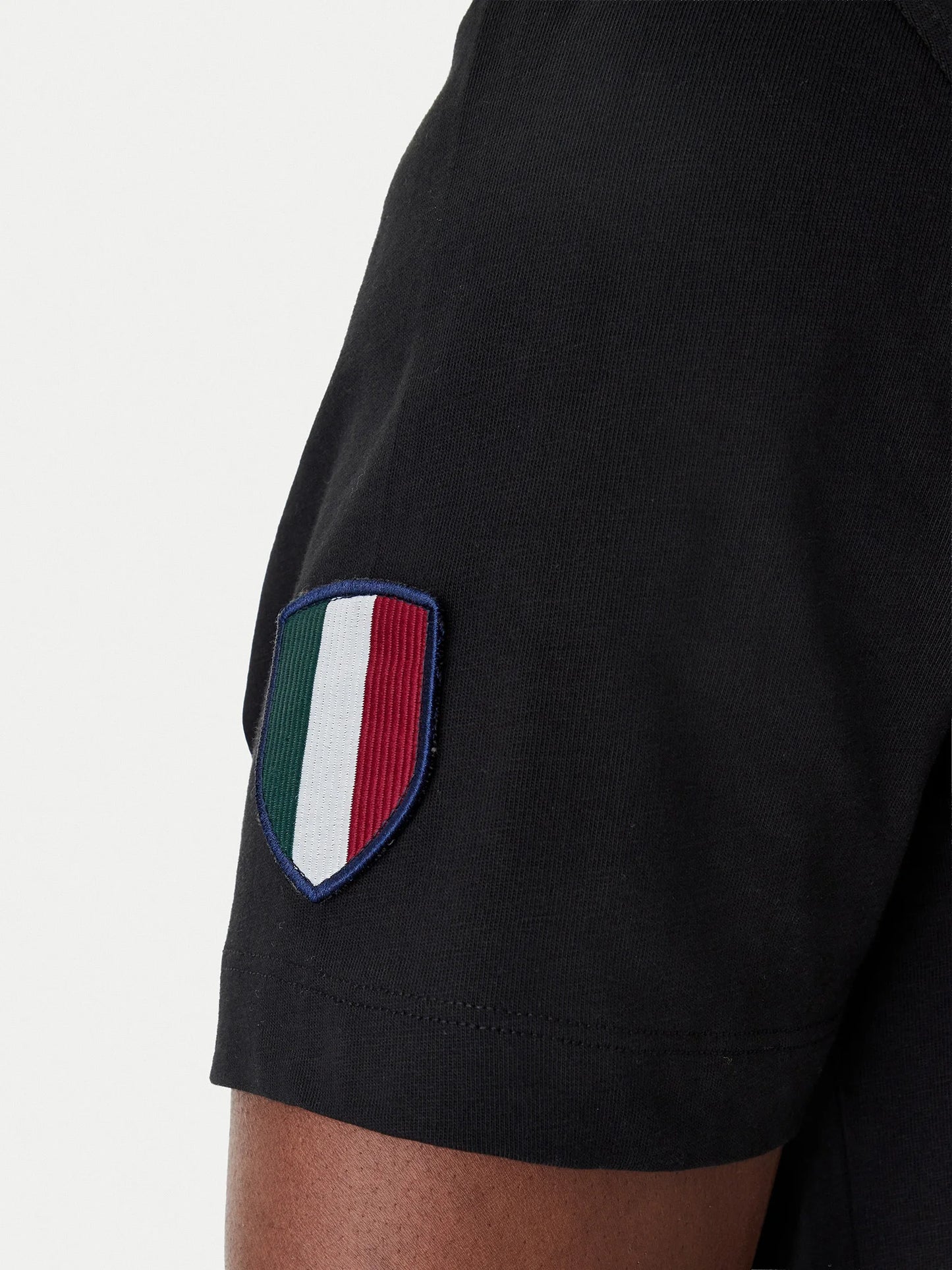 T-SHIRT UOMO AERONAUTICA MILITARE CON PATCH FRECCE TRICOLORI MEZZA MANICA NERO