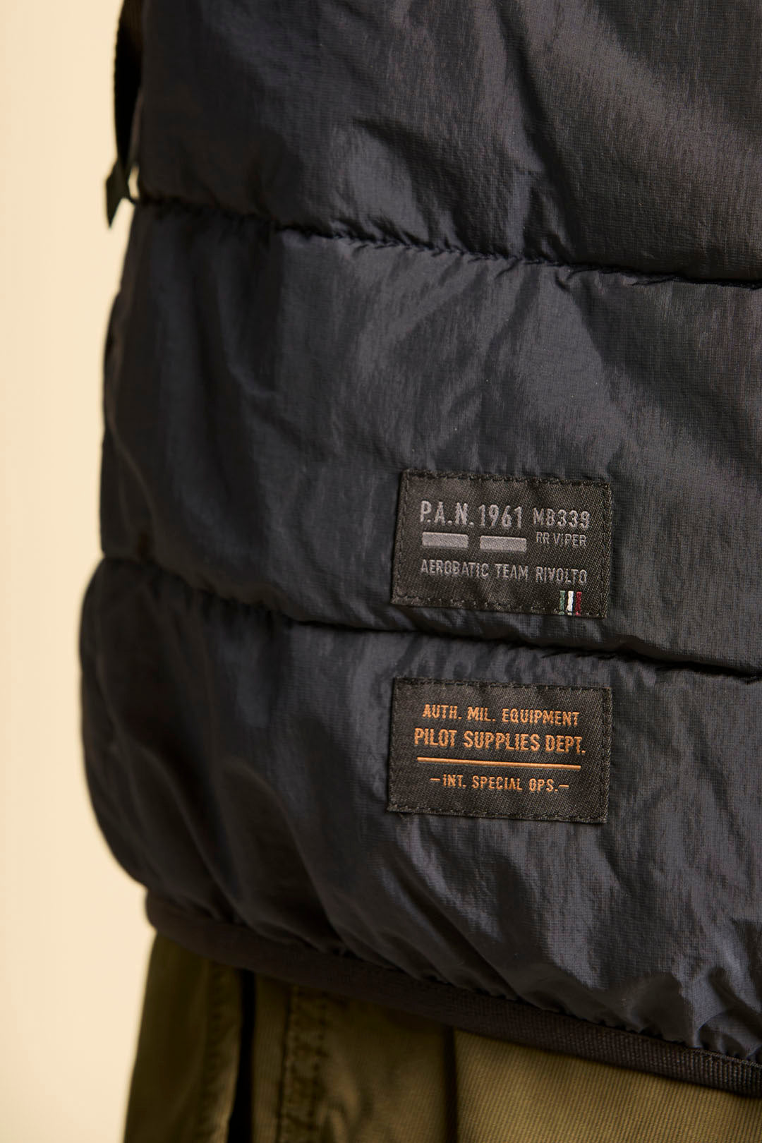 GIUBBINO IN NYLON CDRINKLE CANGIANTE AERONAUTICA MILITARE BLU