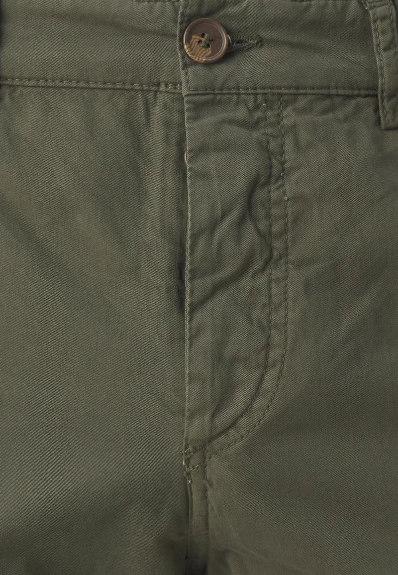BERMUDA CARGO WEMBLEY CON TASCONI VERDE MILITARE