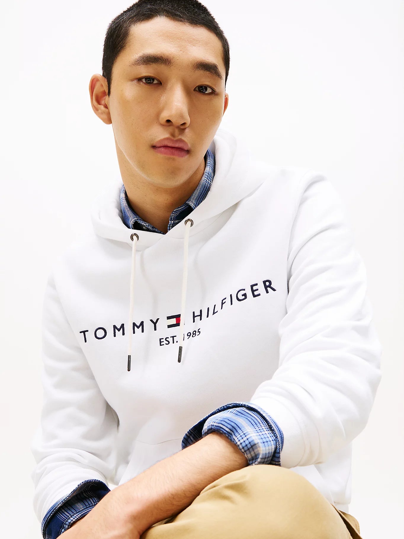 FELPA TOMMY HILFIGER UOMO CON CAPPUCCIO FELPATA LOGO RICAMATO BIANCO