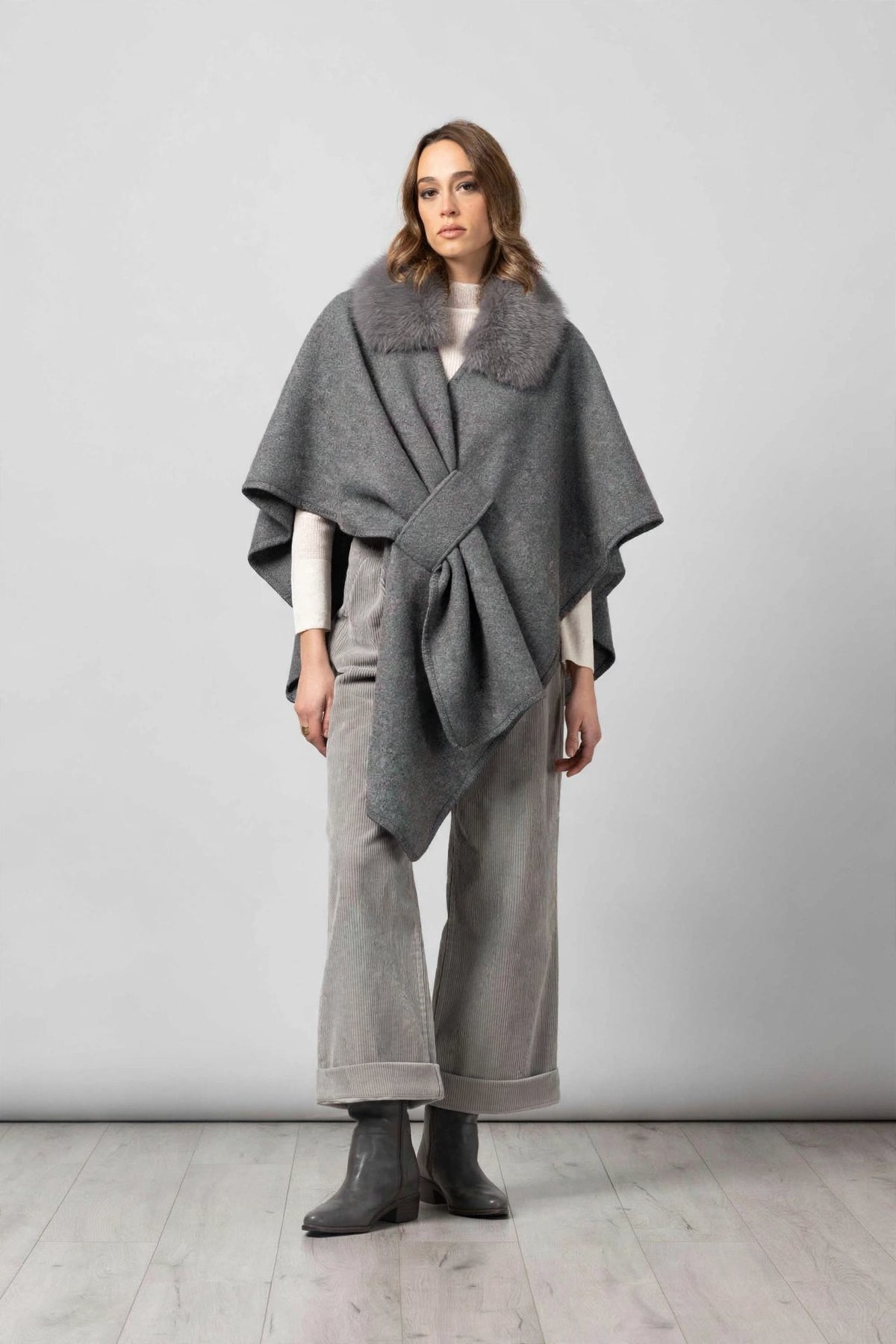 AN AIM PONCHO Q0210