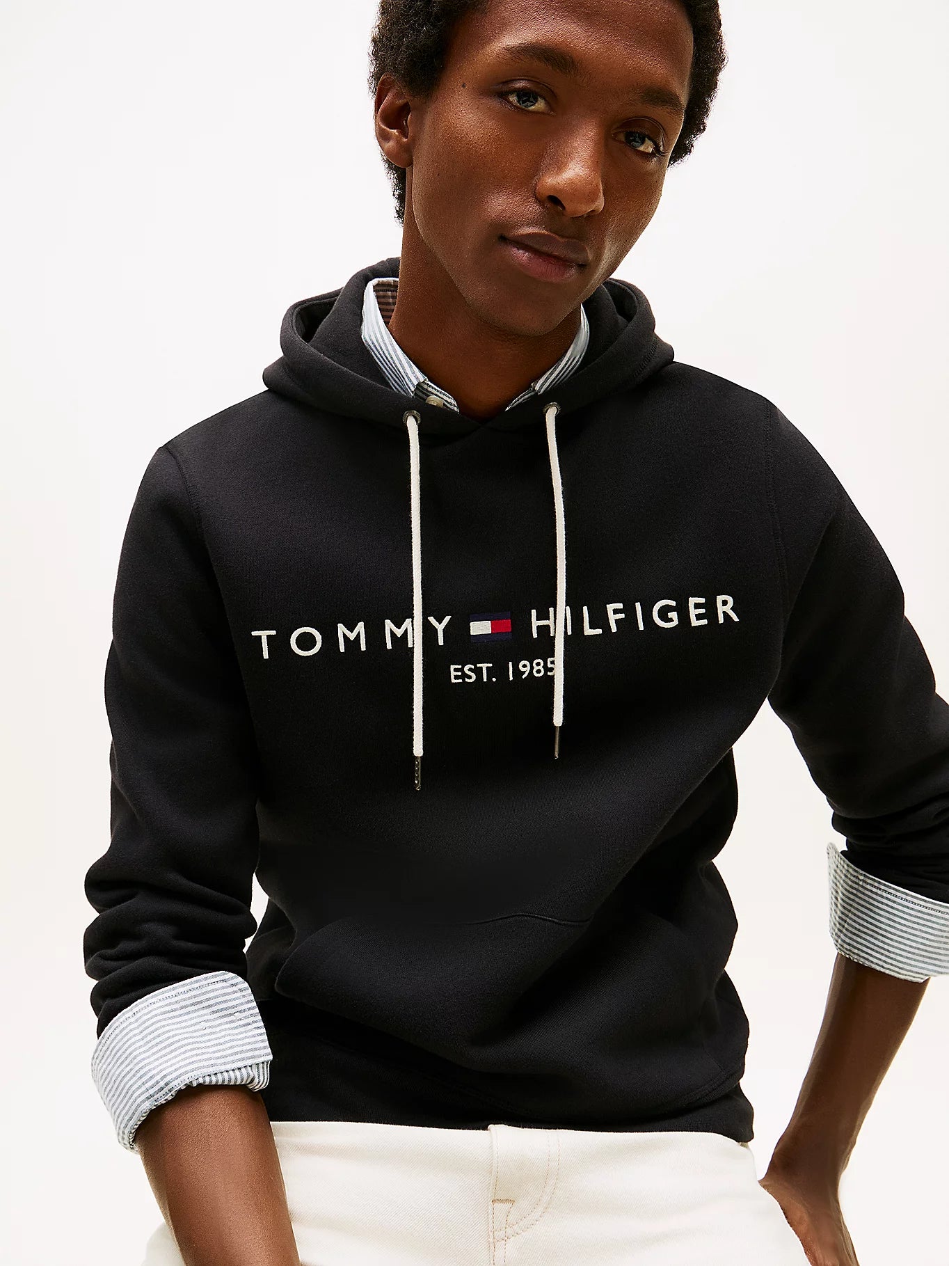 FELPA TOMMY HILFIGER UOMO CON CAPPUCCIO FELPATA LOGO RICAMATO NERO