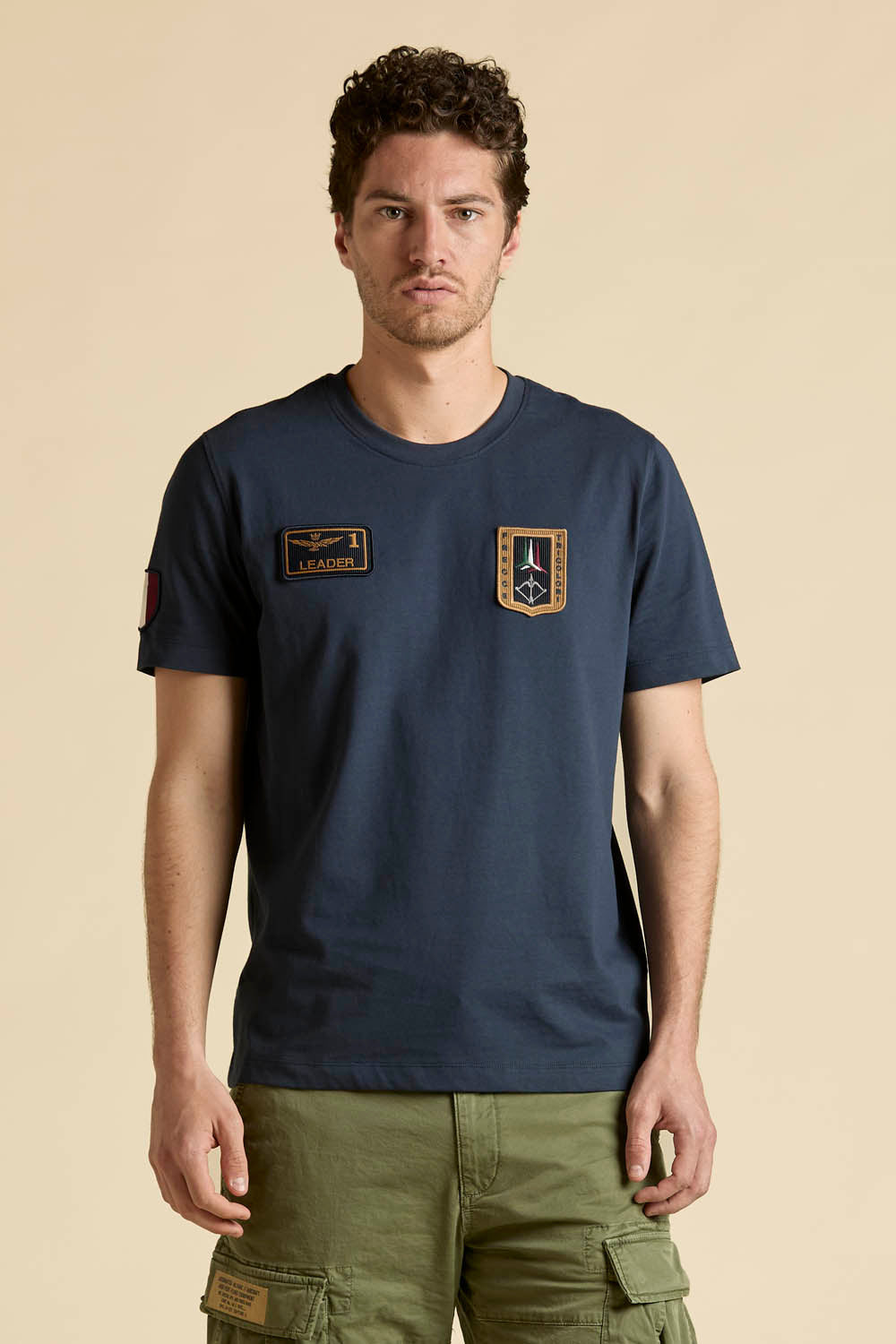 T-SHIRT UOMO AERONAUTICA MILITARE CON PATCH FRECCE TRICOLORI MEZZA MANICA BLU