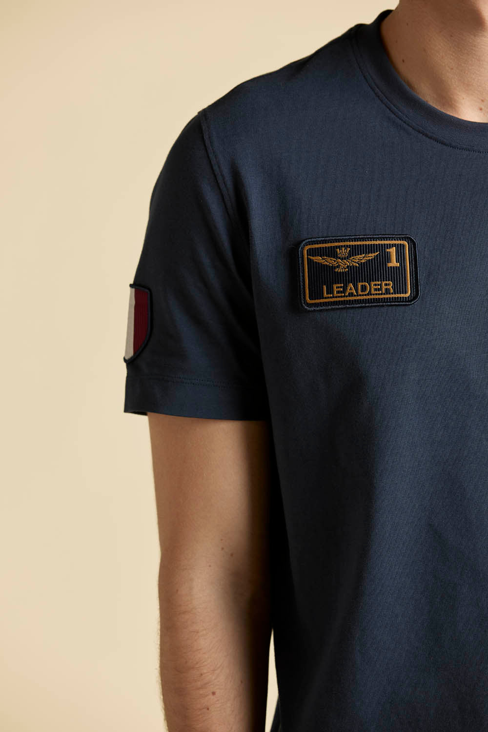 T-SHIRT UOMO AERONAUTICA MILITARE CON PATCH FRECCE TRICOLORI MEZZA MANICA BLU