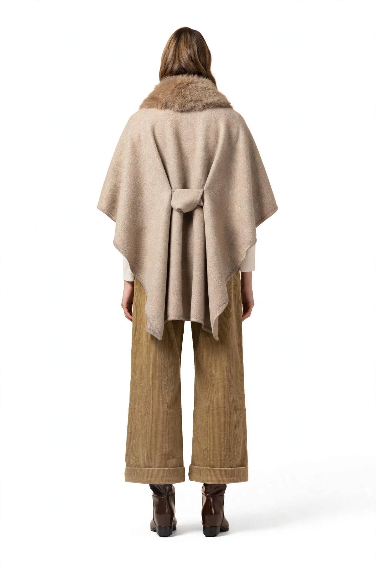 AN AIM PONCHO Q0210