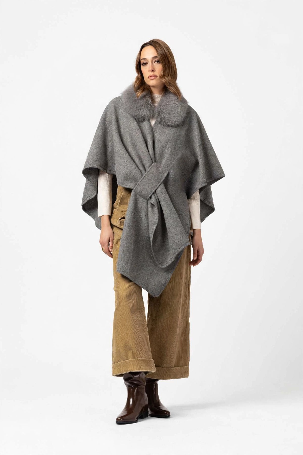 AN AIM PONCHO Q0210