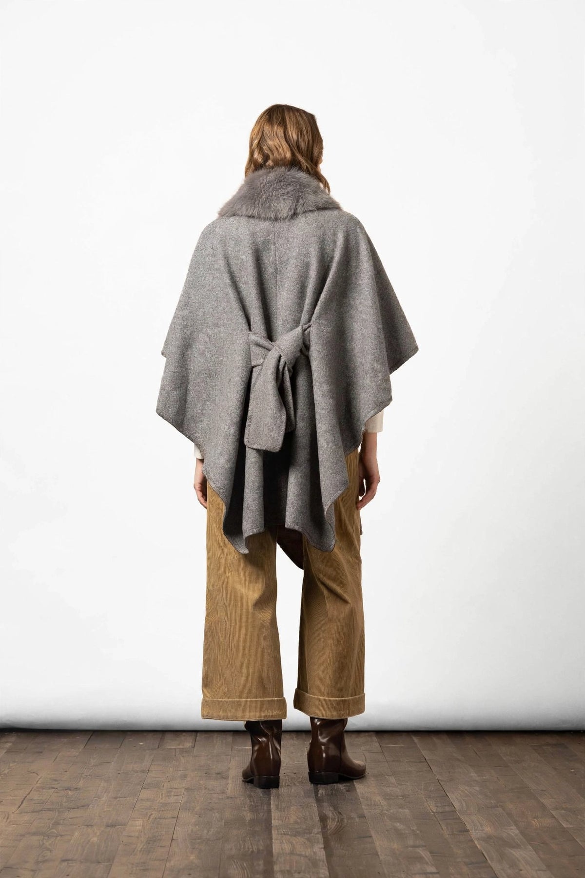 AN AIM PONCHO Q0210